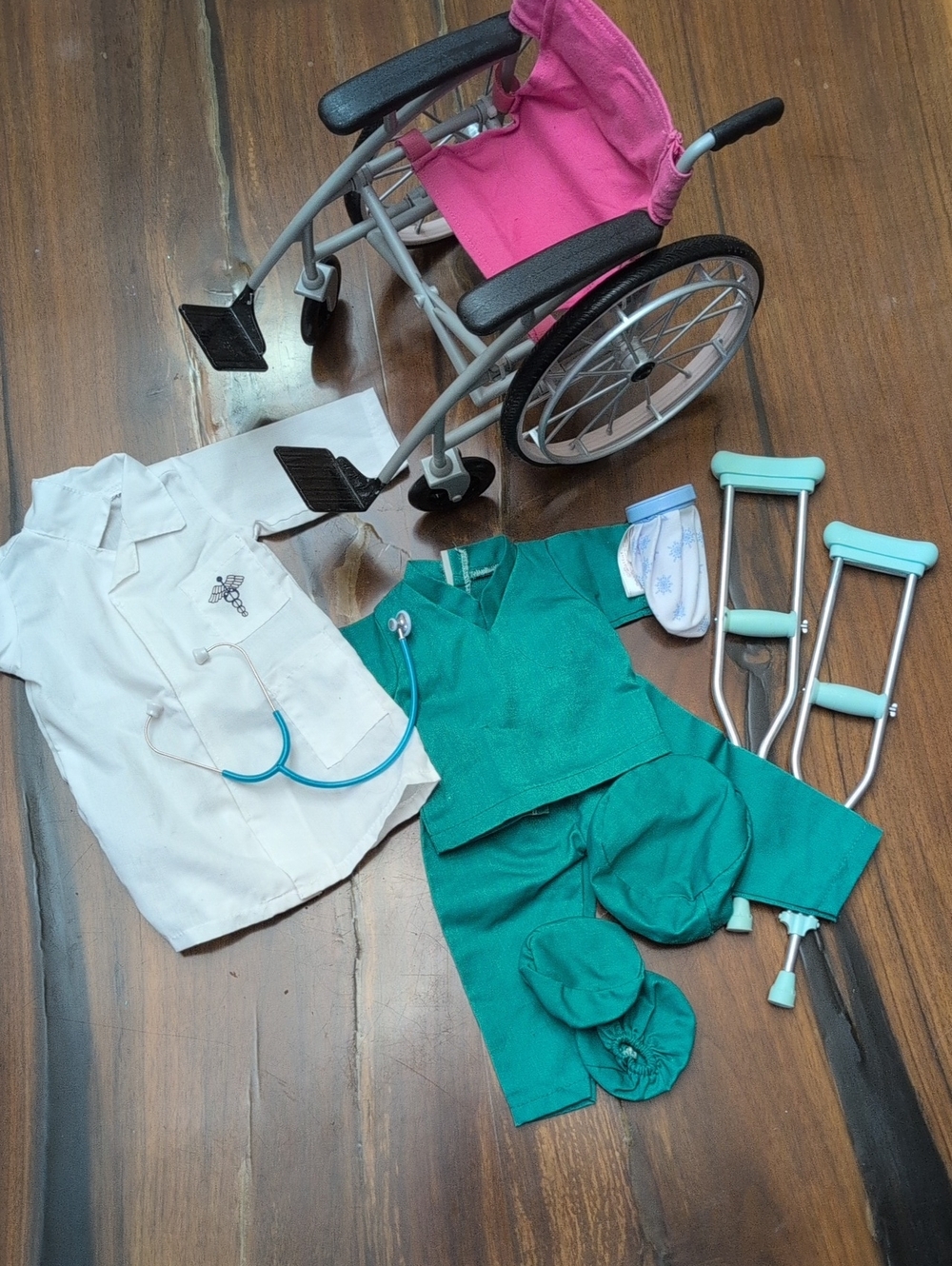 18" Doll Dr Set